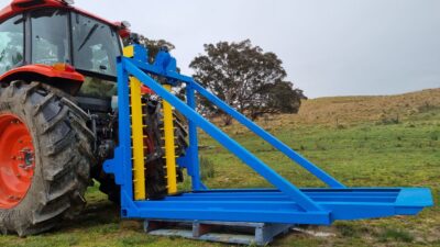 BIG BLUE - Hydraulic Hay Bale Feeder